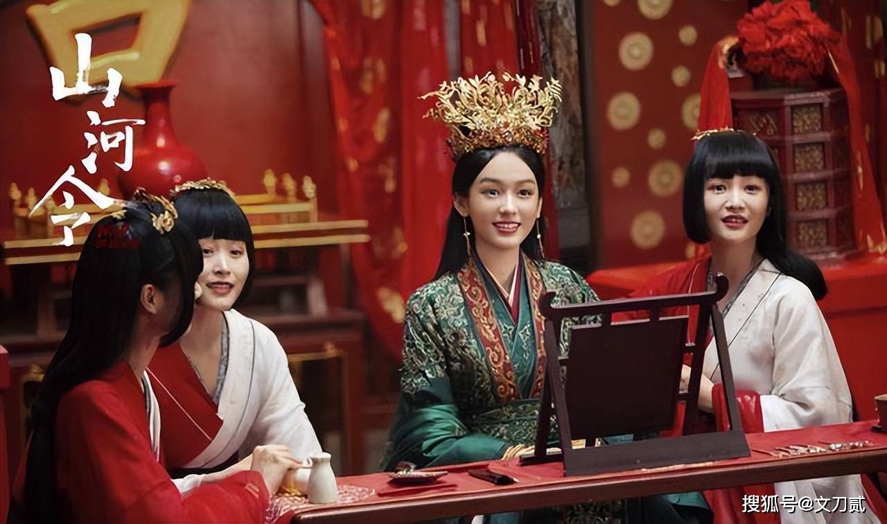 女顶流家中拥吻男友被拍,男方身份扒出