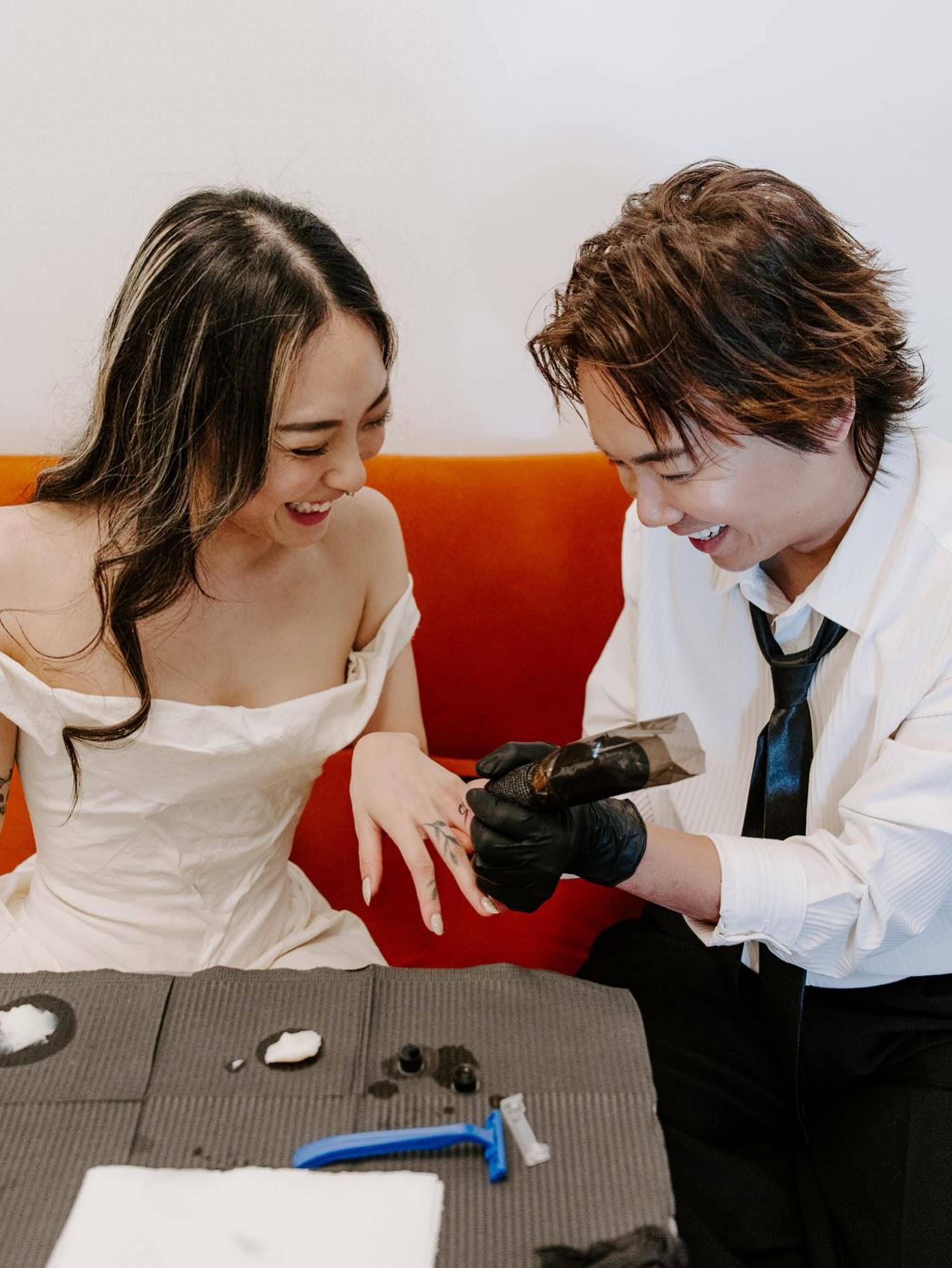 香港男星赵善恒结婚:曾陷出轨闺蜜风波,纹身师妻子曝光