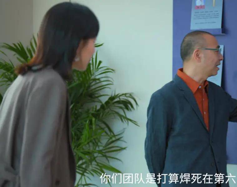 结婚2年感情越界1年,离异10年单身,与郭京飞被热议