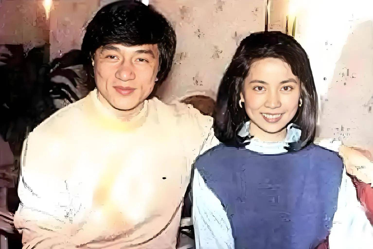 吴绮莉曝成龙拒认女因:没人让做亲子鉴定