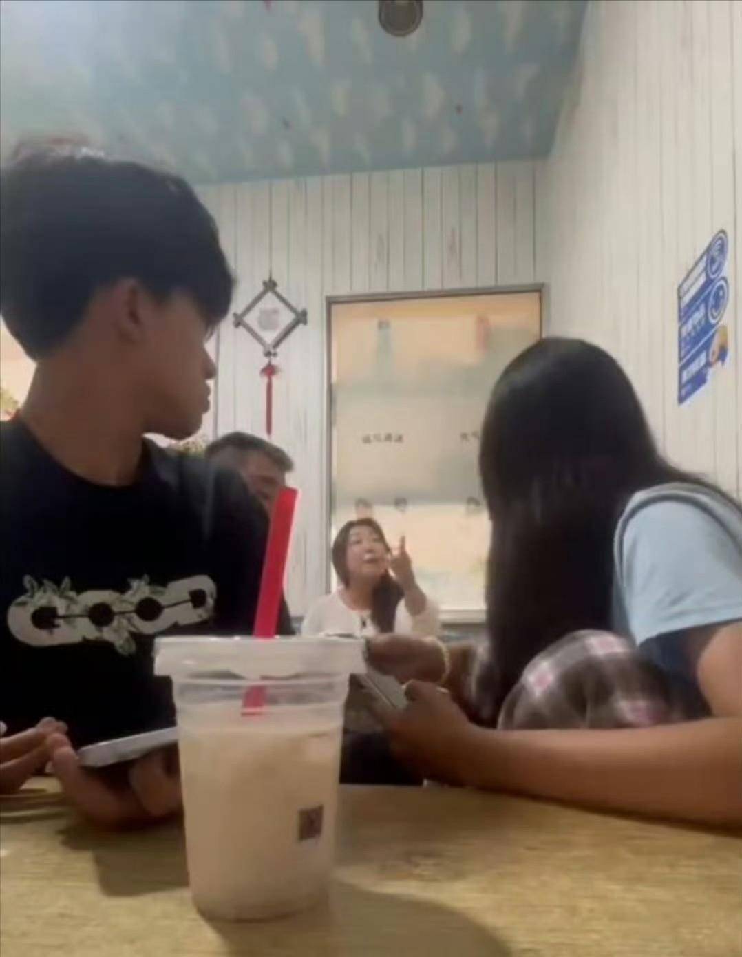 山东男子殴打未成年女孩被行拘 事件相关信息