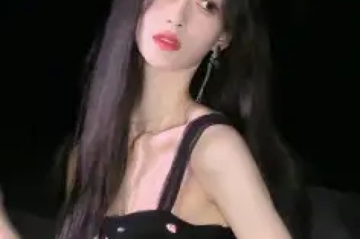网红何秋亊演唱会抄袭汪苏泷，票价1314致歉停播