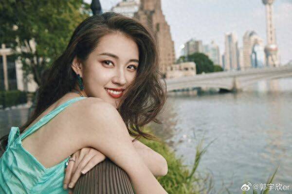 短剧女王郭宇欣翻车！录音骂人致代言全撤
