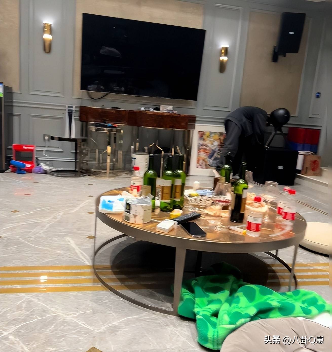 鹿晗出轨升级!婚房带新女友入住