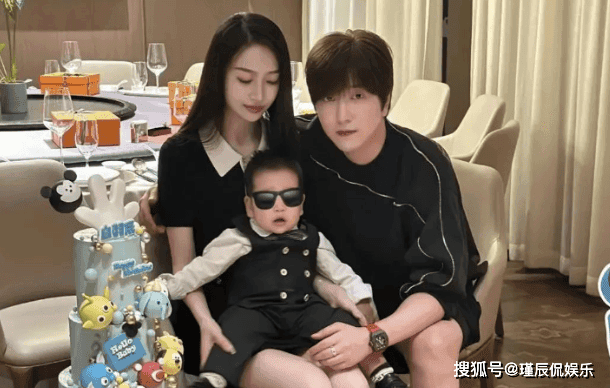 白冰与褚俊杰事件相关图片